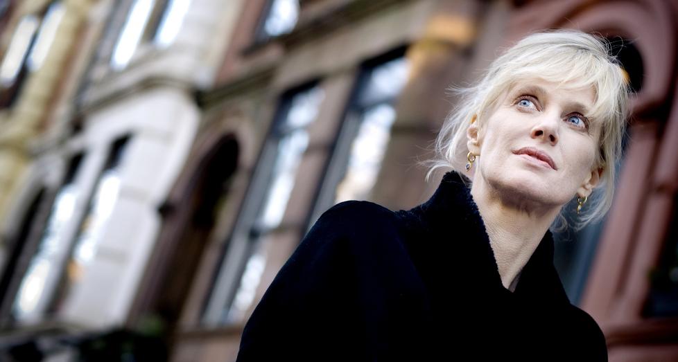 PERSONLIG: Forfatteren Siri Hustvedt har skrevet en personlig-vitenskapelig bok om nevrologiens, psykiatriens og psykoanalysens historie, hvor hun leter etter svaret p� sine egne skjelvinger. Foto: Chris Maluszynski