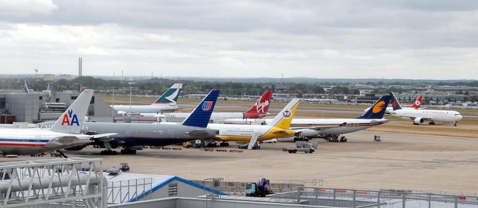 FLYPLASSKAOS: Det er ventet at k�ene i passkontrollen p� Heathrow flyplass vil v�re st�rst.

Foto: Keith Hammett/Dagbladet