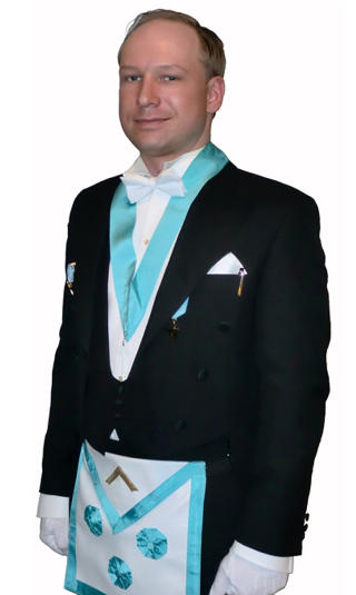 NEKTET: Anders Behring Breivik ville stille i denne dressen i retten. Foto: Reuters/Scanpix
