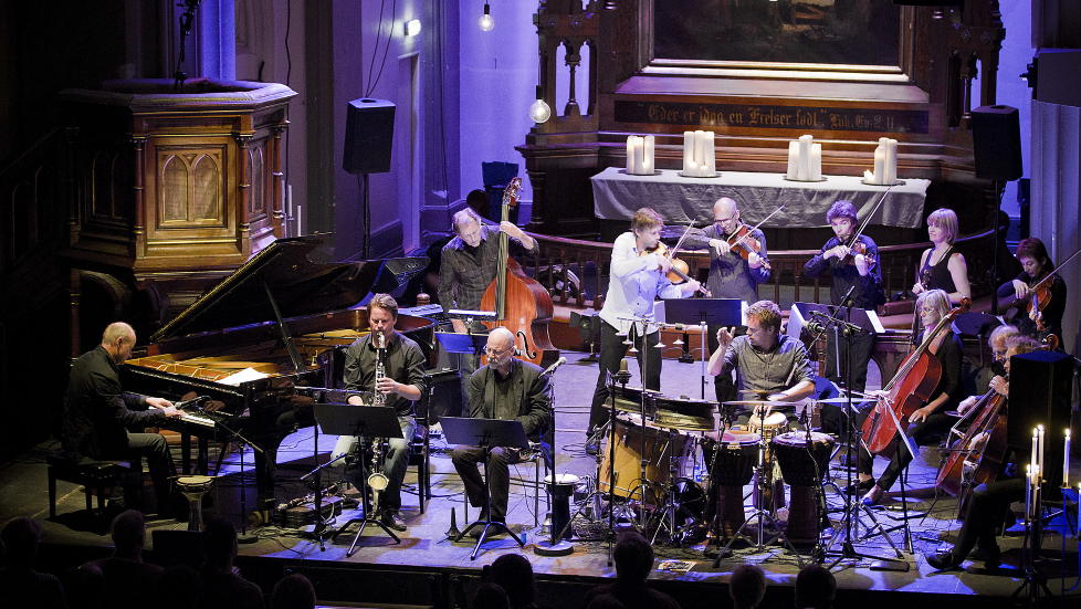 STR�LENDE:  Jon Balkes �Magnetic Book�-ensemble med kjempekonsert i Kulturkirken Jakob i g�r kveld. FOTO: BJ�RN LANGSEM/DAGBLADET
