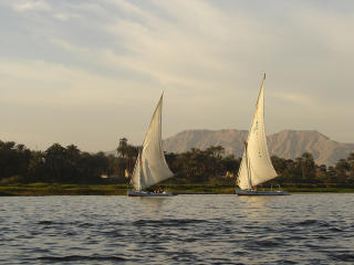  NILEN:  Med rolig seiling p� Nilen opplever du Egypt p� en noe annerledes m�te. Foto: 
KENIROMANIAK/CREATIVE COMMONS