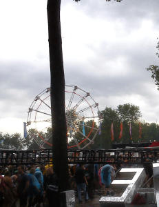 - Noen ropte at vi m�tte komme oss ut