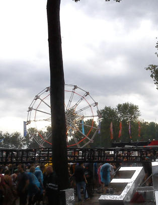 - Noen ropte at vi m�tte komme oss ut
