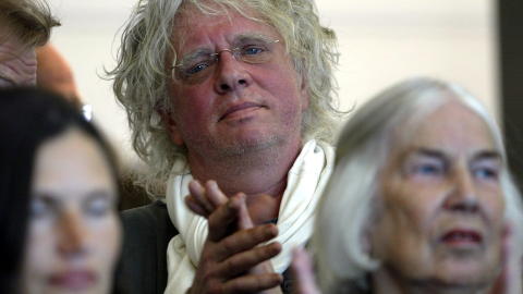 MYSTISK: Odd Nerdrum har heller ikke latt seg fotografere p� rundt �tte �r, bortsett fra bakfra. Dette bildet er fra en kunst�pning p� Haugar i T�nsberg i 2002. 
 Foto: Arnt E. Folvik/Dagbladet