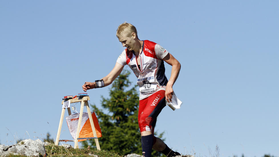 REISTE SEG: Olav Lundanes sikret Norges f�rste medalje i O-VM i Frankrike.
Foto: S�REN ANDERSSON / SCANPIX