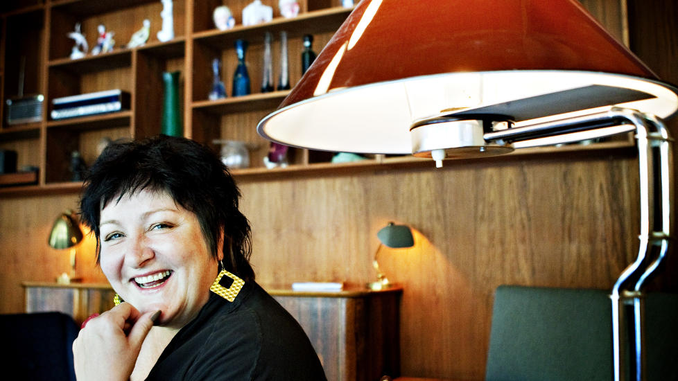 ANNE B. RAGDE: �Jeg skal gj�re deg s� lykkelig� byr p� forfatterens sedvanlige fortellerkraft, og den skal v�re ganske gretten som ikke lar seg imponere av Ragdes evne til raskt � bl�se liv i hver av leilighetene for leseren, som et lys som tennes i rom etter rom oppover blokka. Foto: Nina Hansen / Dagbladet