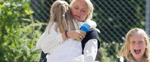 Slik er Mette-Marit og Haakon som foreldre