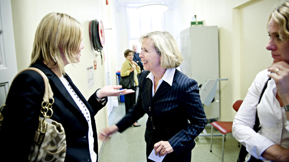 Troppet opp: Hverken helsebyr�d Sylvi Listhaug (Frp) eller sosialbyr�d Anniken Hauglie (H) i Oslo ble invitert til presentasjonsm�tet om samhandling i helse- og sosialsektoren i Oslo. Likevel troppet de opp. Etter m�tet bemerker helseminister Anne-Grete Str�m-Erichsen (Ap) at hun har h�rt om et m�te neste uke der hun selv ikke er invitert. Foto: Benjamin A. Ward/Dagbladet