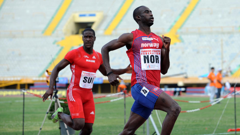 I VM: Jaysuma Ndure Saidy er p� plass i S�r-Korea. 100 meteren for menn i Daegu avgj�res s�ndag kveld med Usain Bolt som storfavoritt og Jaysuma Saidy Ndure som norsk deltaker. Foto: AFP PHOTO/ BULENT KILIC