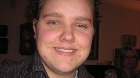 F�R: Livet dreide seg om godsaker, film og sofasitting da Stian Fjerdingen veide 140 kilo. Foto: Privat