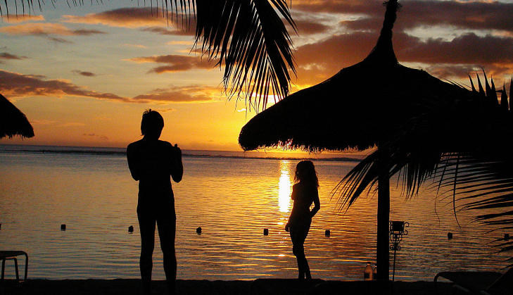 KVELDSLYS: Det er magisk n�r sola g�r ned i Det indiske hav. Foto: EIVIND PEDERSEN