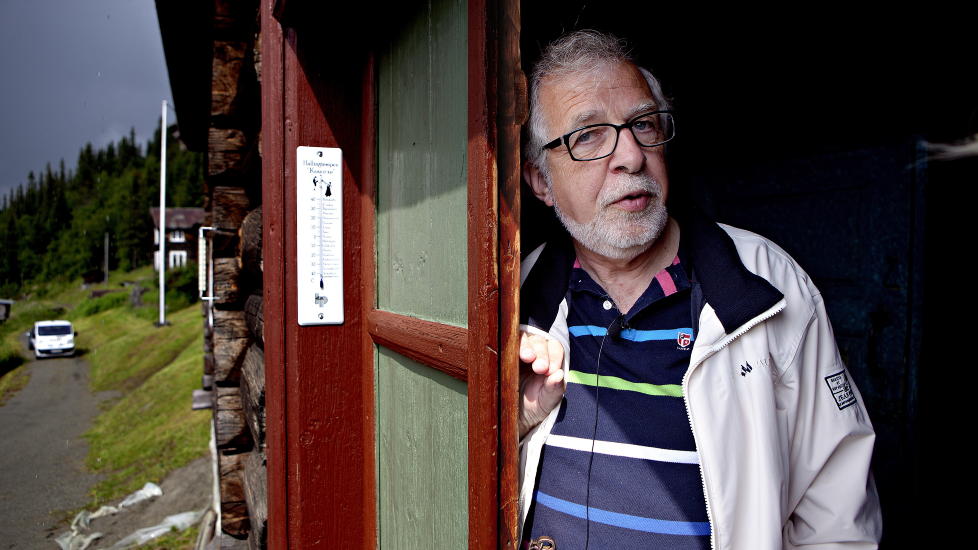 NY RUNDE: Oddgeir Bruaset hadde startet � uroe se for pensjonisttilv�relsen han skulle ta fatt p� i vinter. Da ringte arbeidsgiveren NRK og ville ha den erfarne journalisten med p� enda ei runde Der ingen skulle tru at nokon kunne bu. Foto: Lars Eivind Bones / Dagbladet