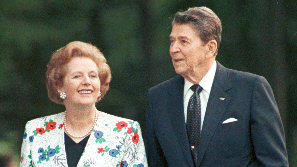 Smittsom sykdom: Margaret Thatcher og Ronald Reagan under et m�te i Canada i 1988. �En smittsom sykdom, eller ideologi, der �kende ulikhet er et viktig symptom, br�t ut i USA og Storbritannia omkring 1980, med Thatchers maktovertakelse i Storbritannia i 1979 og Reagans i USA i 1981�, skriver kronikkforfatteren. Arkivfoto: Gary Hershorn/Reuters/Scanpix