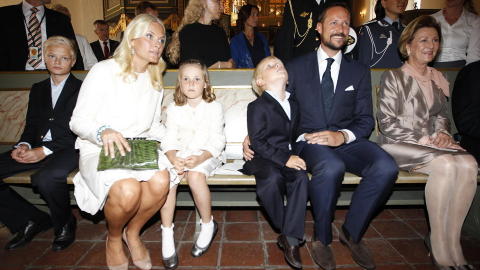 I KIRKEN:  Kongefamilien inne i Oslo Domkirke. Foto: Lise �serud/Scanpix