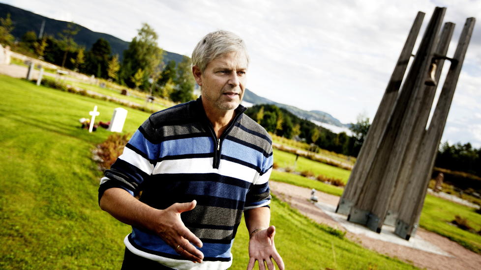 Dyr og d�rlig: P� Dagbladets kommuneb�rs lander terningen p� �n og to for de aller fleste komunale tjenester i Svelvik. - Som ordf�rerkandidat i Svelvik ser jeg at jeg tar p� meg en vanskelig jobb, sier John Gunnar Lislelid (Ap). Alle foto: Christian Roth Christensen
