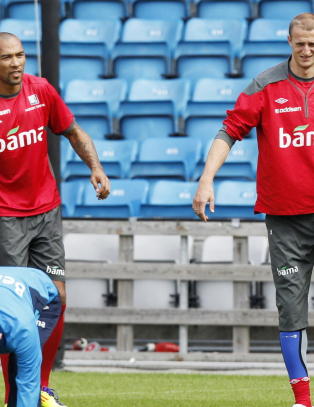 Carew mener Hangeland er et fysisk mysterium