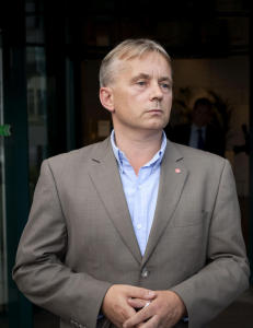 - Politihelikopteret skal v�re oppe hele �ret