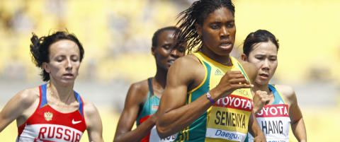 Semenya lekte seg til finale