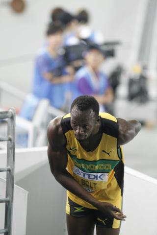 SIRKUS BOLT 2: Usain Bolt takker for publikumsst�tten. Foto: Bj�rn Langsem / Dagbladet