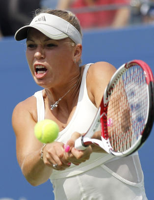 Wozniacki overlegen mot talent fra USA
