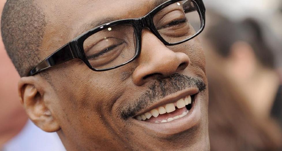 FAVORITT: Moromann og skuespiller Eddie Murphy skal v�re den heteste kandidaten til � bli neste �rs Oscar-vert. Foto: Paul Buck/EPA/Scanpix