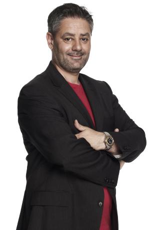KOMMENTATOR: Kenneth Fredheim skal lose TV-seerne gjennom kanskje den st�rste landskampen i Canal -historien. Foto: Canal 