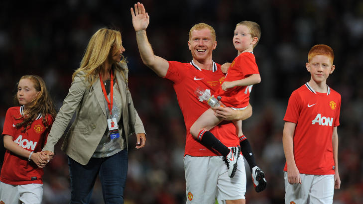 TAKKET FOR SEG: Paul Scholes takket for seg etter 18 �r som Manchester United-spiller i august. Foto: AFP Photo / Andrew Yates / Scanpix