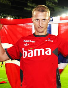 Hangeland m� st� over med skade