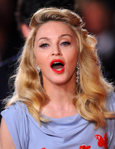 Madonna med pinlig mikrofontabbe