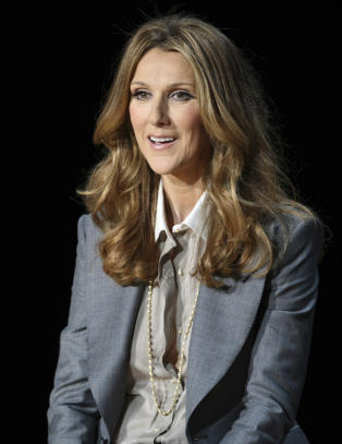 Br�t seg inn hos Celine Dion for � bade