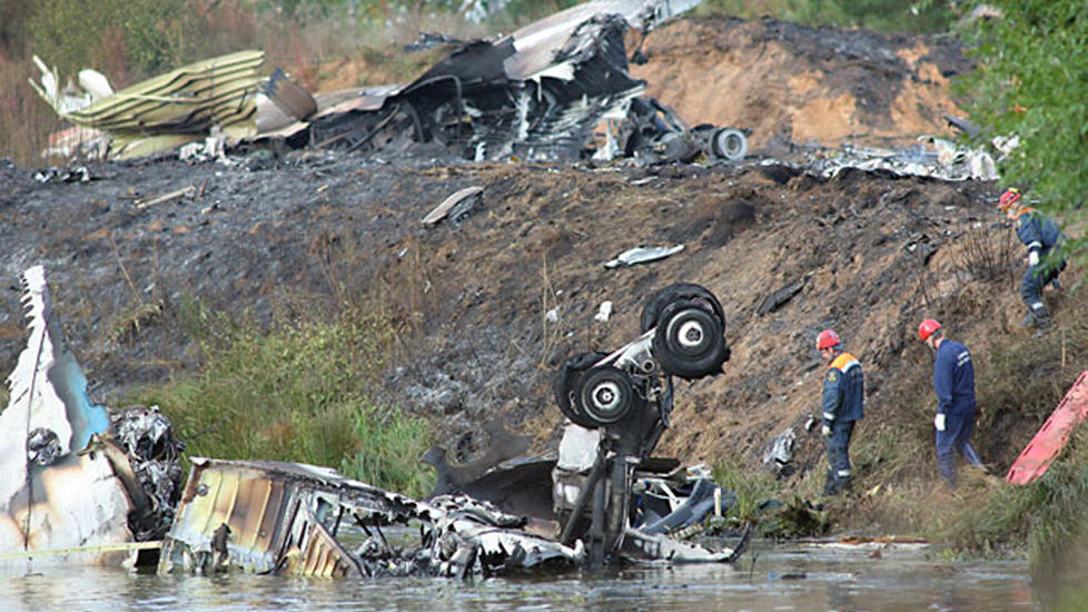  MINST 43 D�DE:  Minst 43 d�de etter at ett fly krasjet nord�st for Moskva onsdag ettermiddag. Det gjorde Russland til verdens farligste land � fly i. FOTO: AFP PHOTO / RUSSIA'S EMERGENCY MINISTRY