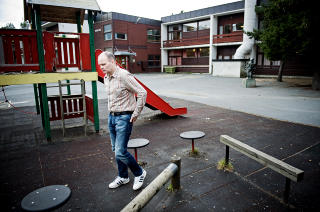 ER LEI:  - Tillitsvalgt for Utdanningsforbundet ved Vestli skole, Thomas Langaard, er lei av � f� stadig nye rektorer ved skolen. Foto: Benjamin A. Ward