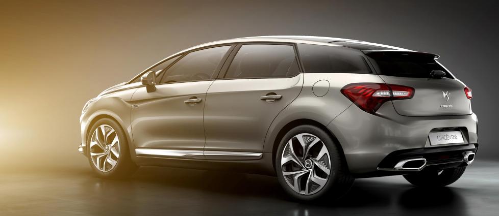  FRANSK SJARM�R:  Citro�n DS5 er en vakker crossover som kommer p� markedet mot slutten av �ret. Foto:CITRO�N