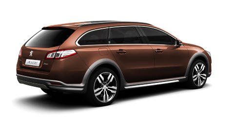  T�FFING:  Peugot 508 RXH er en hybrid crossover. Foto:PEUGOT