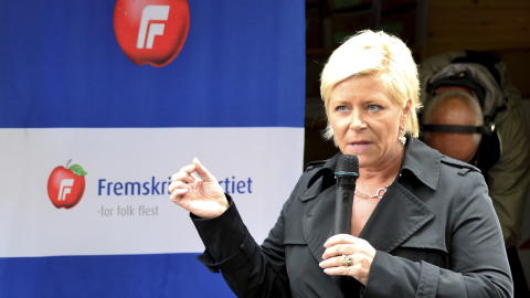 SLUTTSPURT: Frp-leder Siv Jensen kjempet til siste slutt. I g�r holdt hun appell ved partiets valgbod i Spikersuppa i Oslo. Foto: Per L�chen / Scanpix