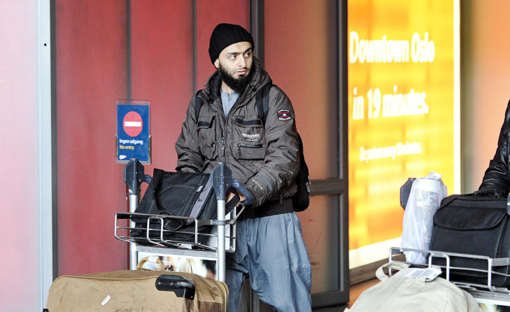 TAUS: Mohyeldeen Mohammad (25) �nsket ikke � snakke med Dagbladet da han ankom Norge. Foto: Dagbladet