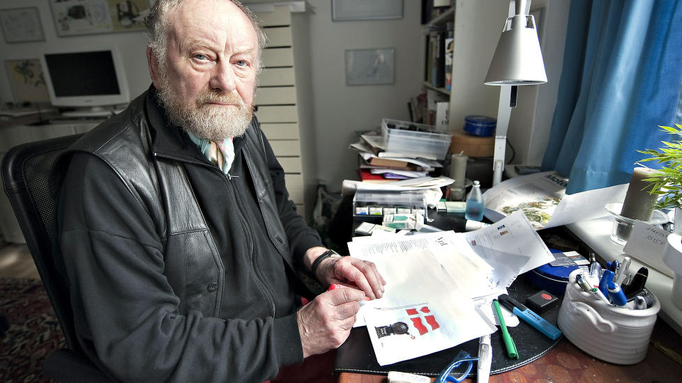 I DANMARK: Den danske illustrat�ren  Kurt Westergaard skulle i dag ha v�rt p� en pressekonferanse p� Litteraturhuset i Oslo. I stedet m�tte han dra tilbake til Danmark.  Foto: AFP PHOTO/ SCANPIX/ HENNING BAGGER