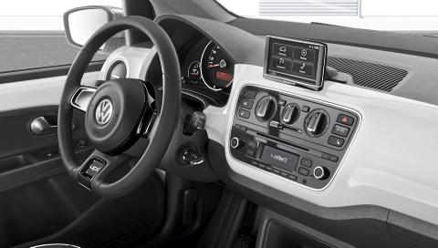 VELKJENT: Til tross for at dette er en helt ny modell, er det ikke vanskelig � se at det er en Volkswagen. Foto: Volkswagen