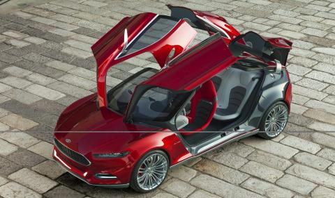 NEPPE VIDEREF�RT: Sannsynligheten for at vi f�r se slike d�rer p� en familiebil i n�rmeste fremtid er relativt liten. FOTO: Ford