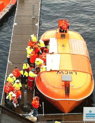 Fire alvorlig skadd etter voldsom brann p� hurtigruta