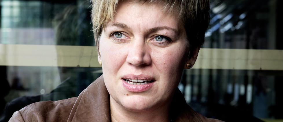MAMMA: Stortingsrepresentant Laila Gustavsen blogger om hvordan det har v�rt � v�re politiker og mamma etter at datteren Marte (17) ble alvorlig skadd under skytingen p� Ut�ya. - Det er en sorg � oppleve at ens barn blir skutt og alvorlig skadet. Men det er samtidig en stor glede at hun lever, skriver Gustavsen. Foto: �istein Monsen / Dagbladet