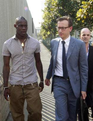 Napoli-politiet avh�rte Balotelli om mafiakobling