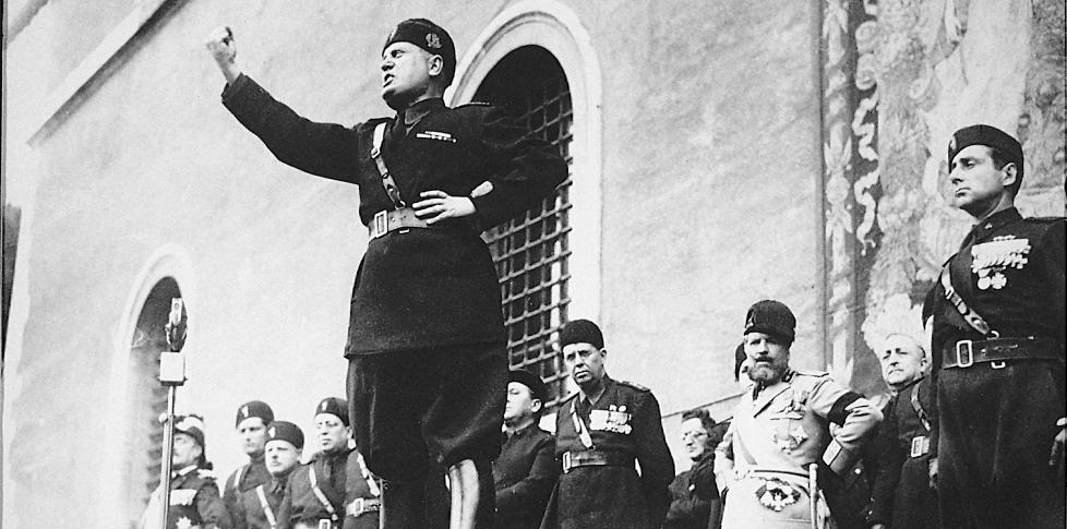 MUSSOLINI: Boka �Ideologi og terror� gir en oversikt over internasjonale studier av totalit�re ideologier og bevegelser, deriblant Benito Mussolinis fascistiske regime. Foto: SCANPIX
