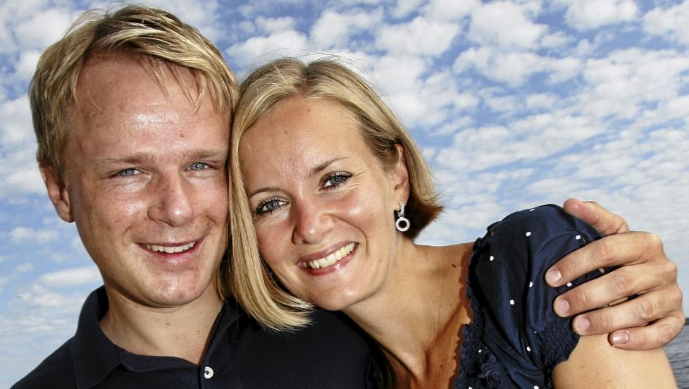 LYKKELIGE: Inger Lise og David Hansen har v�rt gift i ni �r. Her forteller de om hvordan de f�r forholdet til � fungere.  FOTO: Britt Krogsvold Andersen