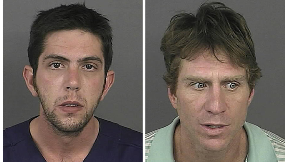 D�DDRUKKEN: Vennene Mark Rubinson (t.v) og Robert Young (t.h) tok med seg kameraten Jeffery Jarrett p� bytur etter han var d�d. Foto:  AP/Denver Police/Scanpix.