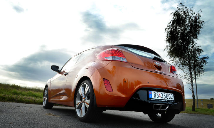 B�LLA: Husker du den fryktinngytende b�lla i klassen din? Vi hadde alle en s�nn p� skolen. Han som s� sterk og slem ut, men som egentlig var snill som et lam. Slik er Veloster. Foto: ANDREAS HANDELAND