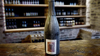  �LKJELLEREN:  En st�vete Saint Lamvinius fra familiebryggeriet Cantillon, et av de siste lambicbryggeriene. Foto: JOHN TERJE PEDERSEN