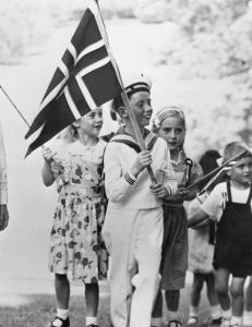 Prins Harald (3)
skulle bli Hitlers barnekonge