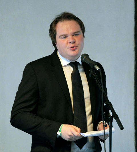 LIBERAL: Ove Vanebo vil ikke svare p� om han mener det er moralsk greit � kj�pe sex, det mener han er en sak mellom enkeltpersoner. Foto: Tor Erik Schr�der / Scanpix