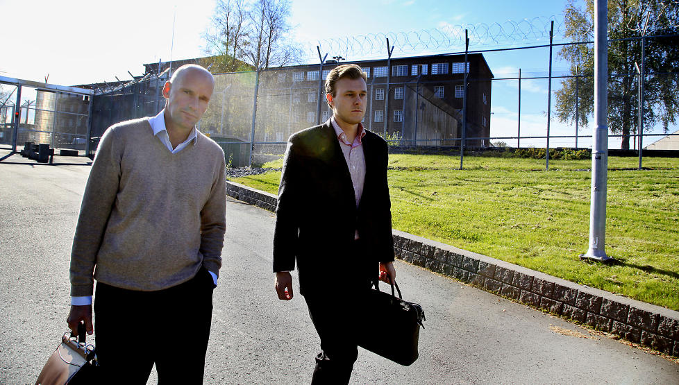 M�TTE BREIVIK P� ILA: Under g�rsdagens m�te mellom forsvarer Geir Lippestad og medforsvarer Tord Jordet informerte de massedrapsmannen Anders Behring Breivik om kommune- og fylkestingsvalget.  Foto: Jacques Hvistendahl / Dagbladet